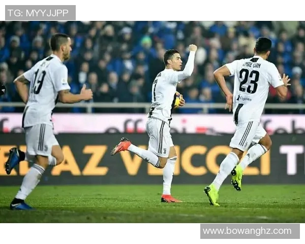 足球巨星的私人世界：训练、饮食与家庭背后的故事揭秘